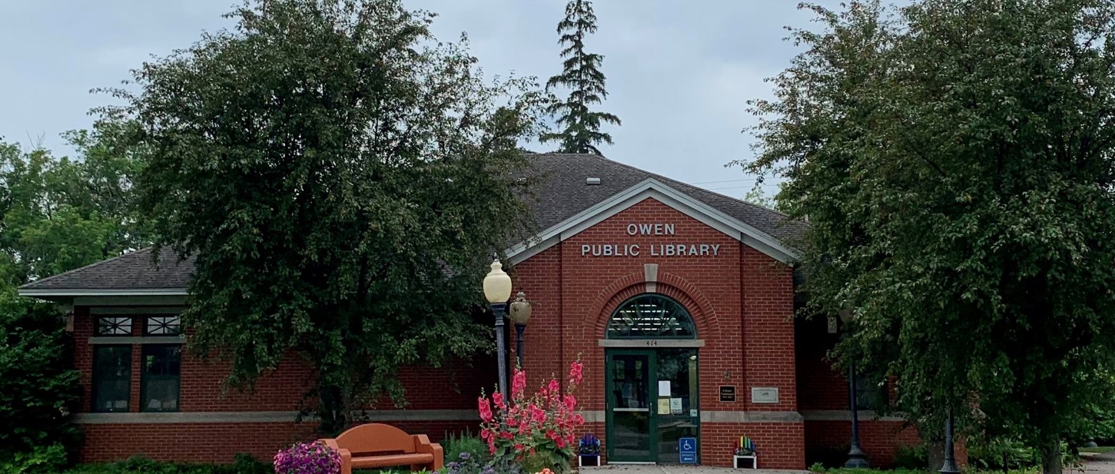 The library is open Monday - Friday from 12pm to 6pm! Use our outdoor seating for reading and WiFi use!
